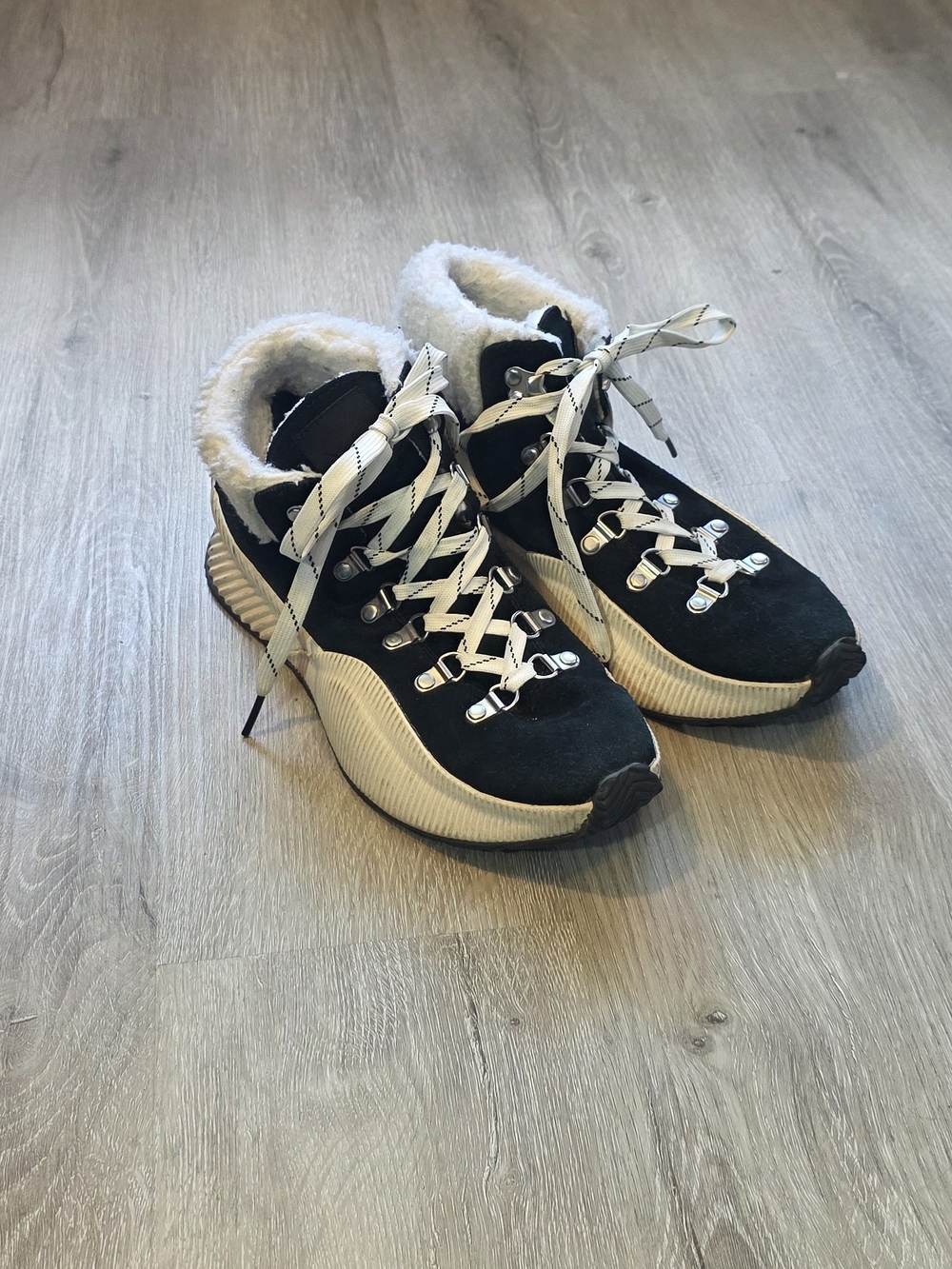 Sorel Womens Out N About Black White Faux-Shearling Lace-Up Boots Size 7.5